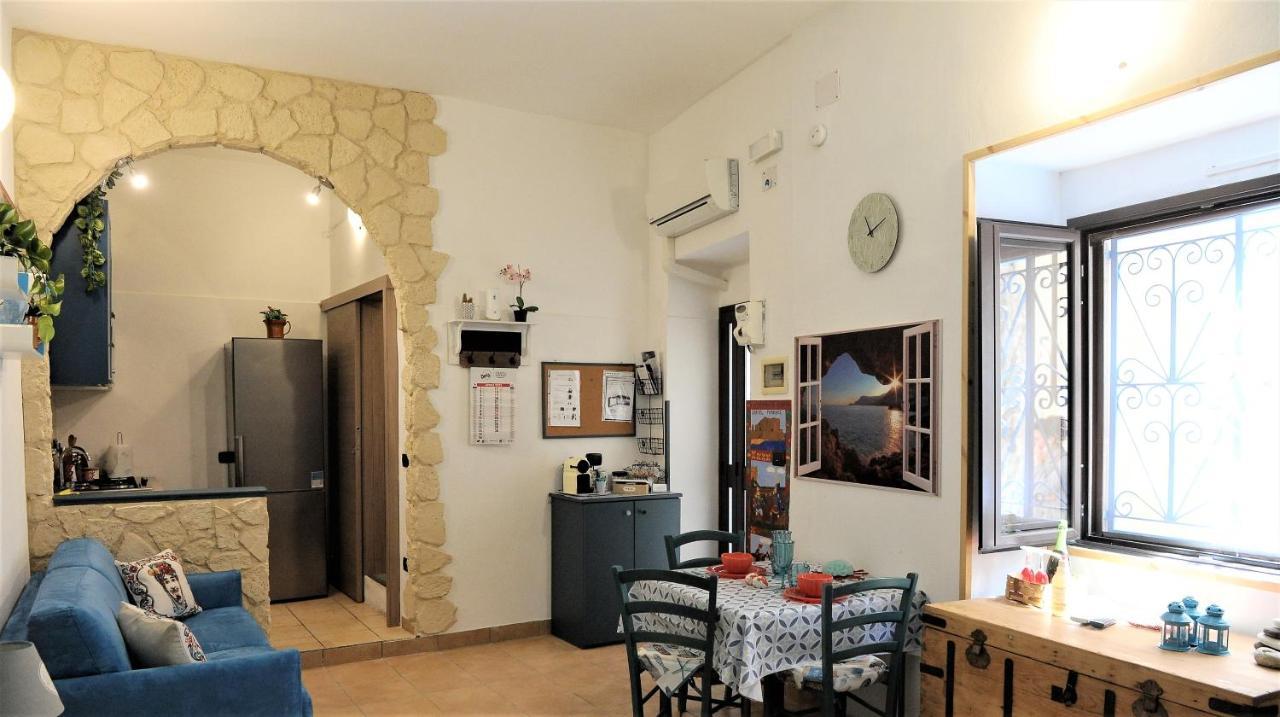 Ortigia Castel Maniace Apartment Syracuse ภายนอก รูปภาพ
